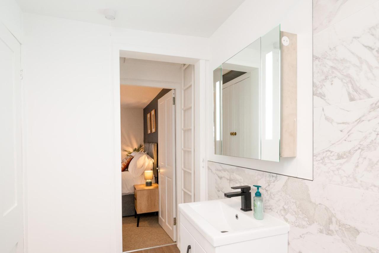 Stunning 2-Bedroom Home In City Centre With Wi-Fi! Royal Tunbridge Wells Exterior foto